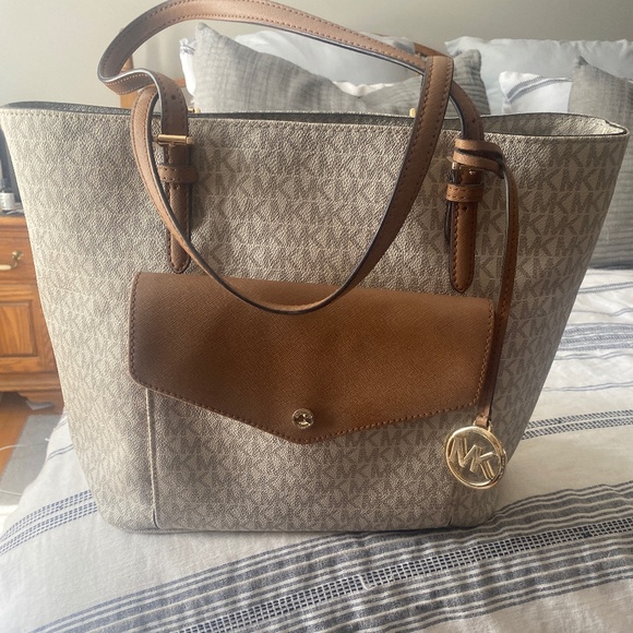 Michael Kors Jet Set bag BNWT - Picture 1 of 7